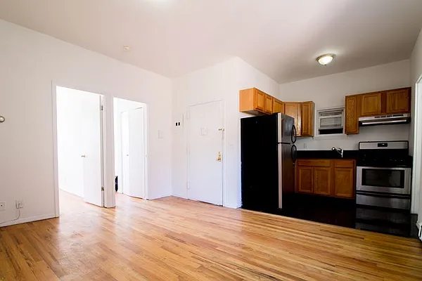 Rented by EXR | media 10