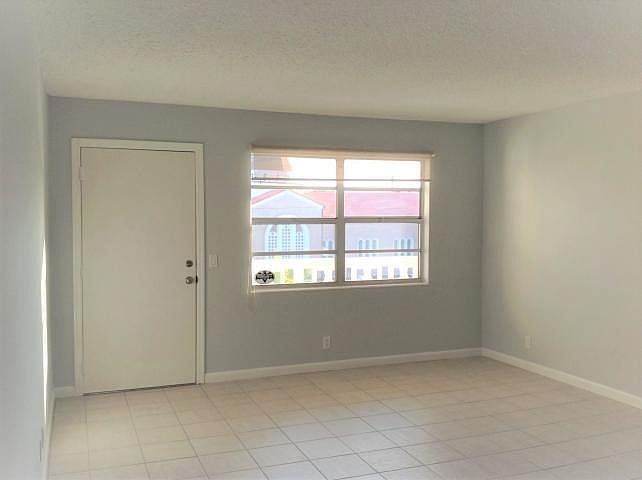 1st image of 3915 S Flagler Dr APT 317