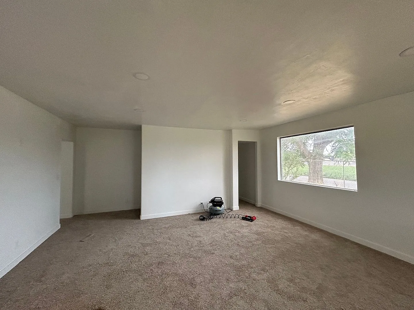 3 Bedroom 1 Bathroom Home in Salem Utah! — Photo 3