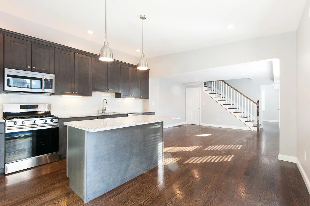 Building Photo - 20 Telegraph St #SFR