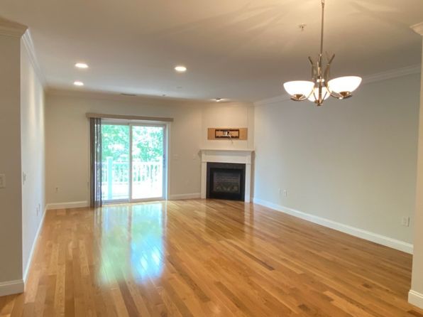 990 Vfw Pkwy APT 304