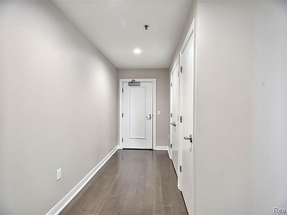 2nd image of 525 W Lafayette Blvd APT 4-11B