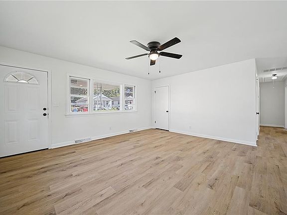5th image of 1608 Jackson Ave