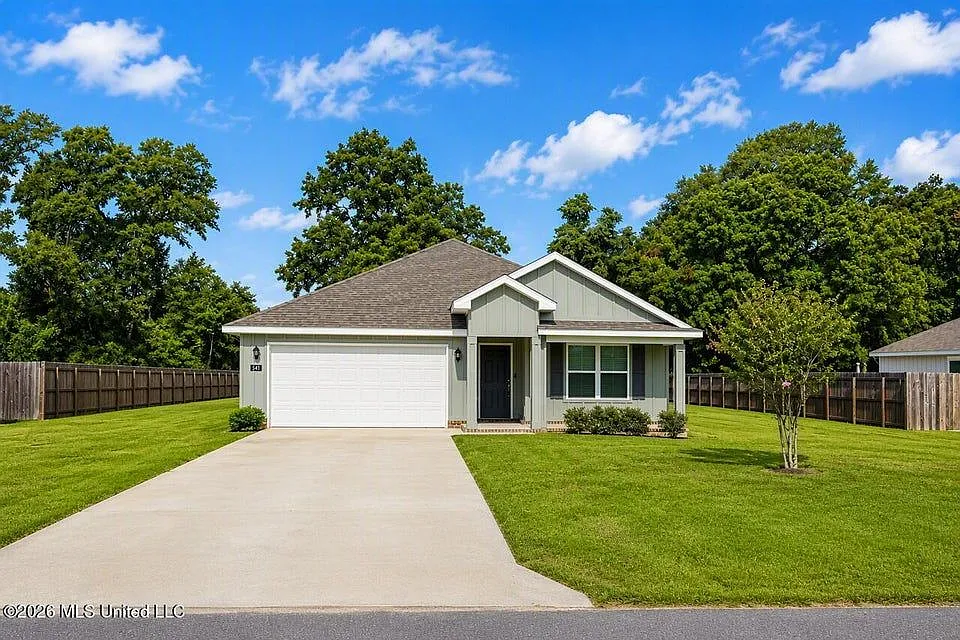 148 Magnolia Dr