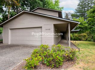 1448 Greentree Cir, Lake Oswego, OR 97034