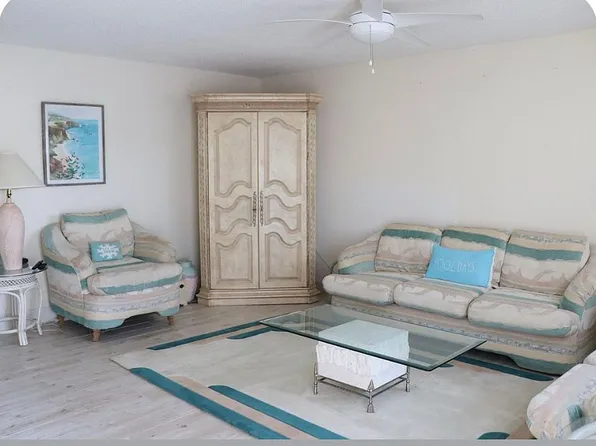 12 Valencia Ter #A, Delray Beach, FL 33446