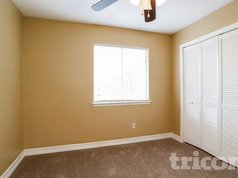 1715 Evesham Dr — Photo 8