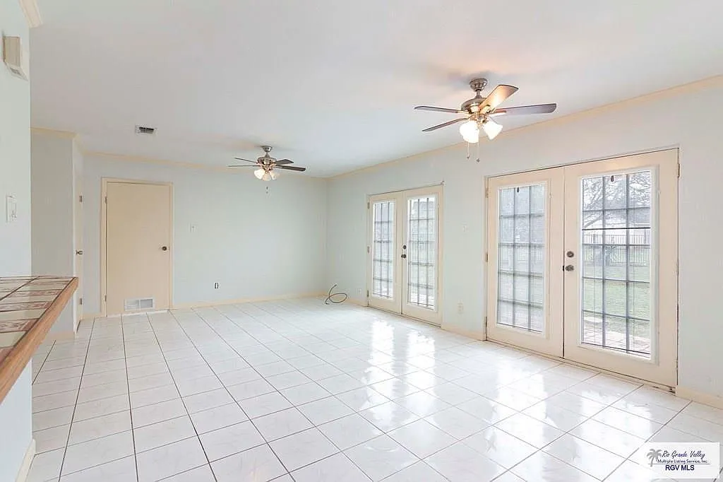 3 bed, 2.0 bath, 1575 sqft, $1,500 — Photo 3