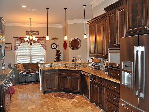 3rd image of 128 Stone Lake Dr