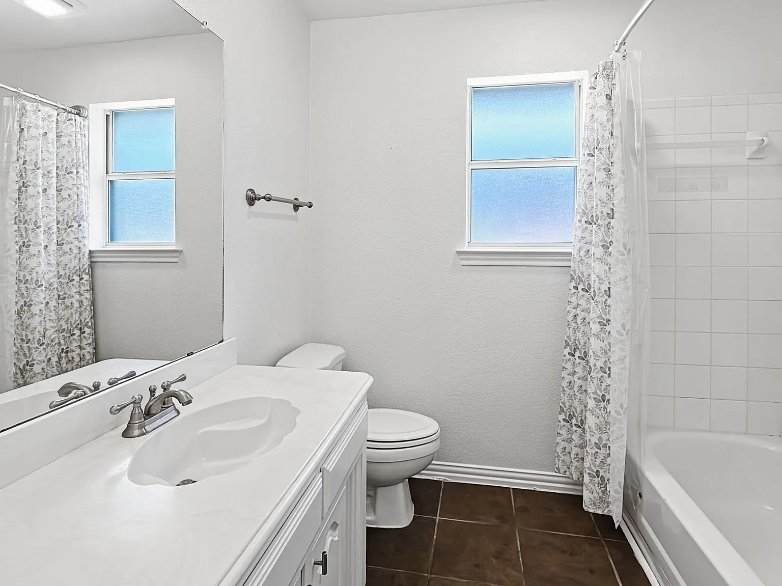 3 bed, 1801 sqft, $2,050 — Photo 4