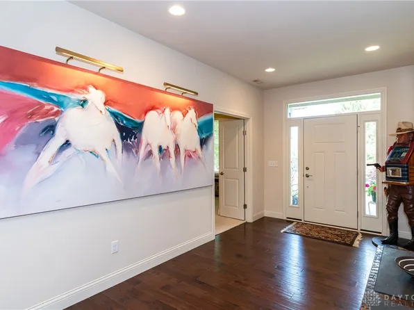 197 Harbour Dr, Springboro, OH 45066