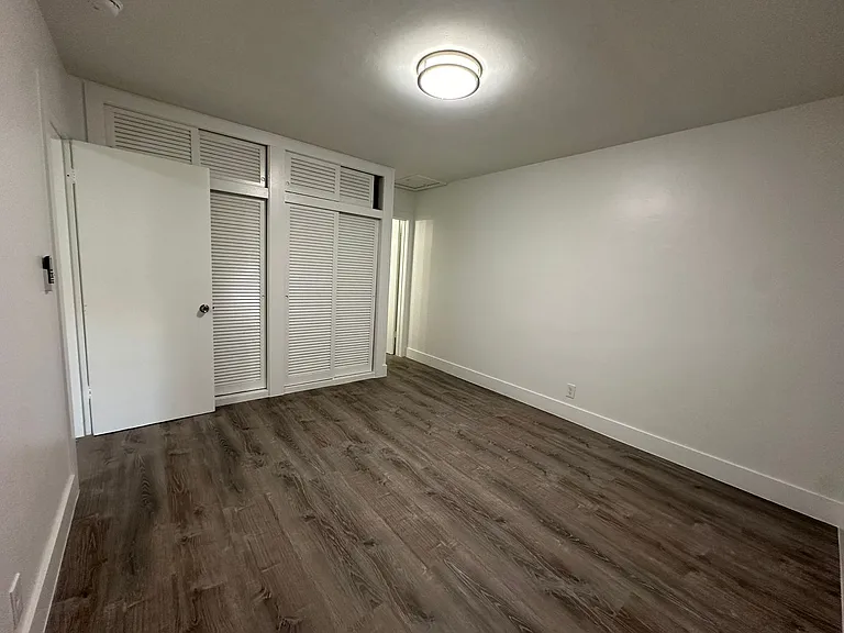2221 Monroe St — Photo 13