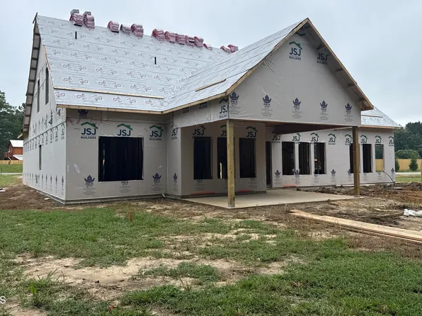 93 Bandelier Dr, Selma, NC 27576