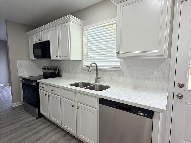 22803 Tara Way Dr — Photo 3