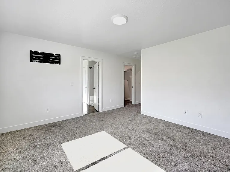 10 S 410 W — Photo 18