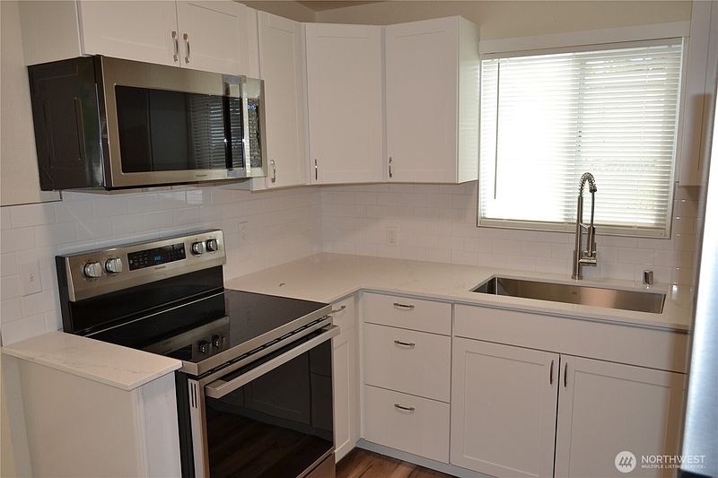5th image of 3516 E T Street