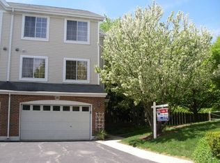 231 E Parallel St #1F, Palatine, IL 60067