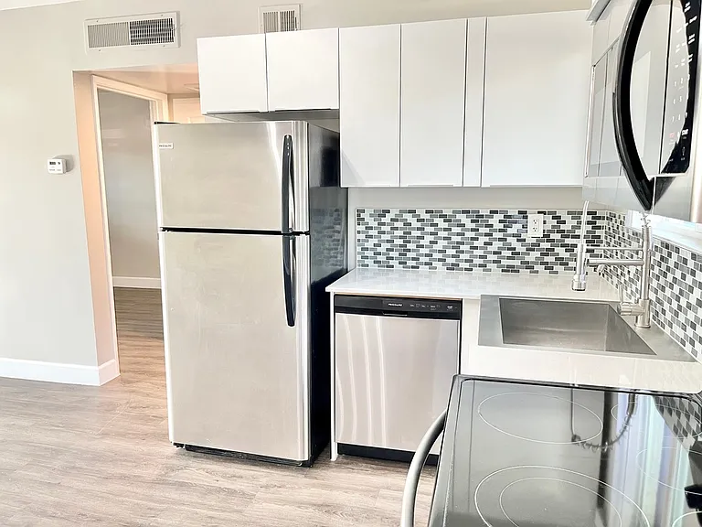 2726 E Glenrosa Ave #4 — Photo 10