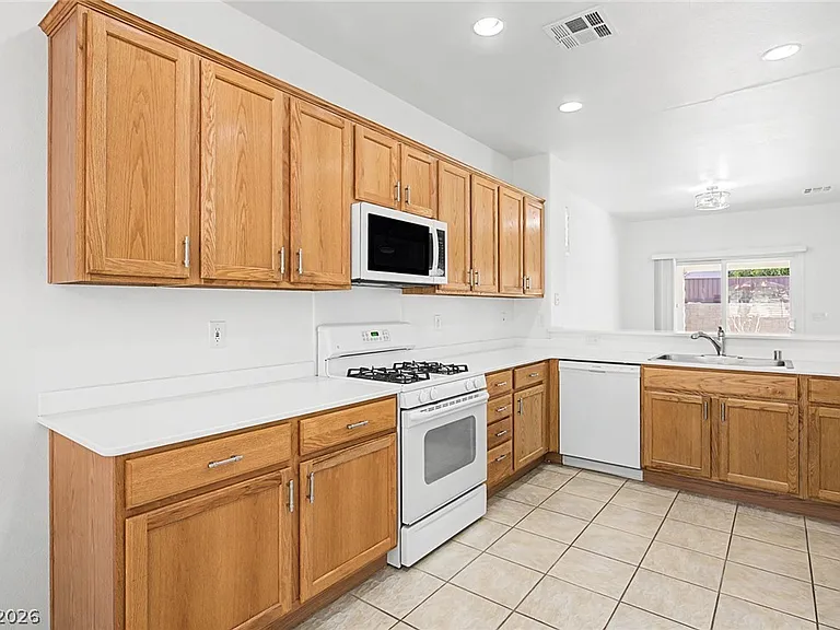 2108 Mardela Springs Ct — Photo 10