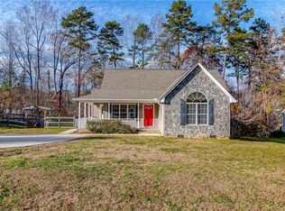 807 Raintree Ct, Randleman, NC 27317