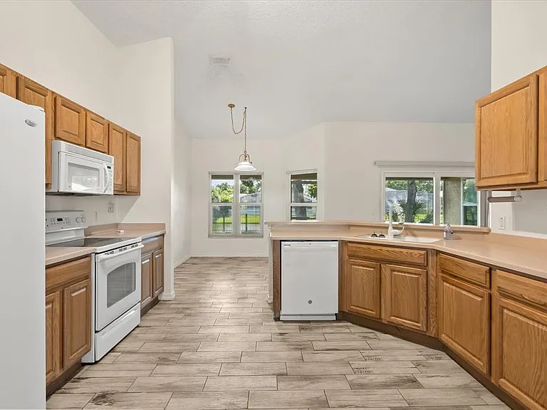 410 Central Mariners Dr — Photo 14
