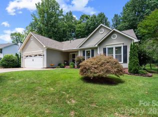 239 Windsor Forest Cir, Fletcher, NC 28732