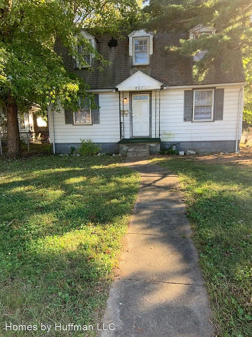 801 E Riverside Dr photo 1