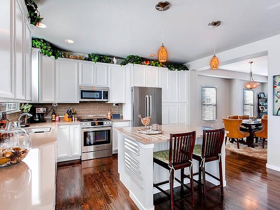 Bright, Open Kitchen