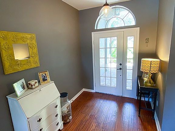 4th image of 10637 Weybridge Dr