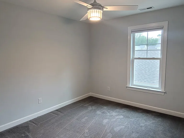 2022 Holmes Ct E — Photo 23