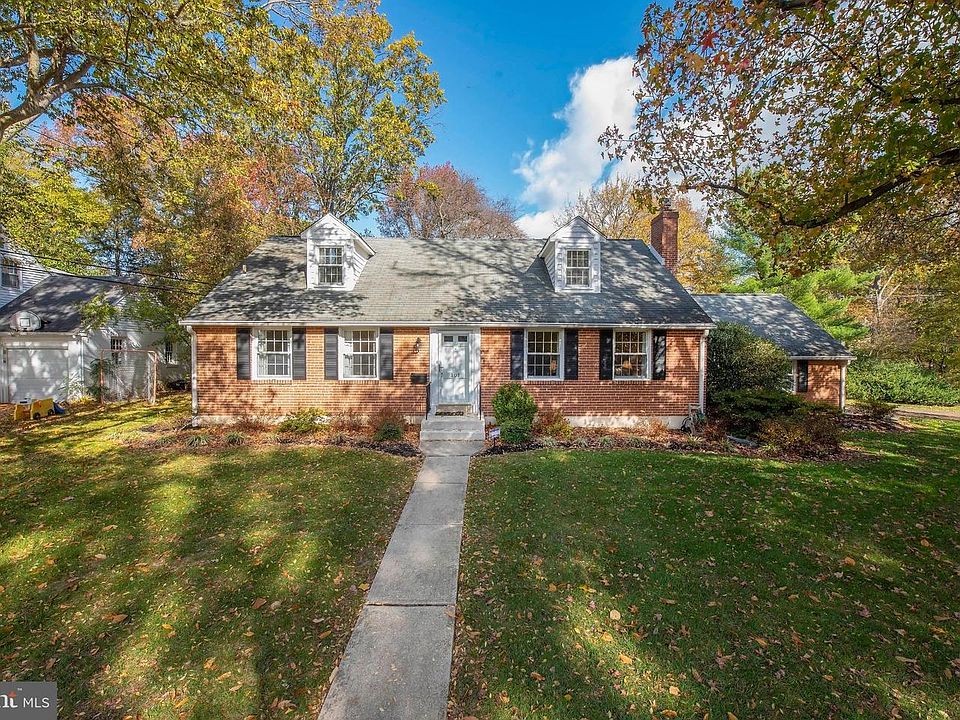 1st image of 101 Dickinson Ln