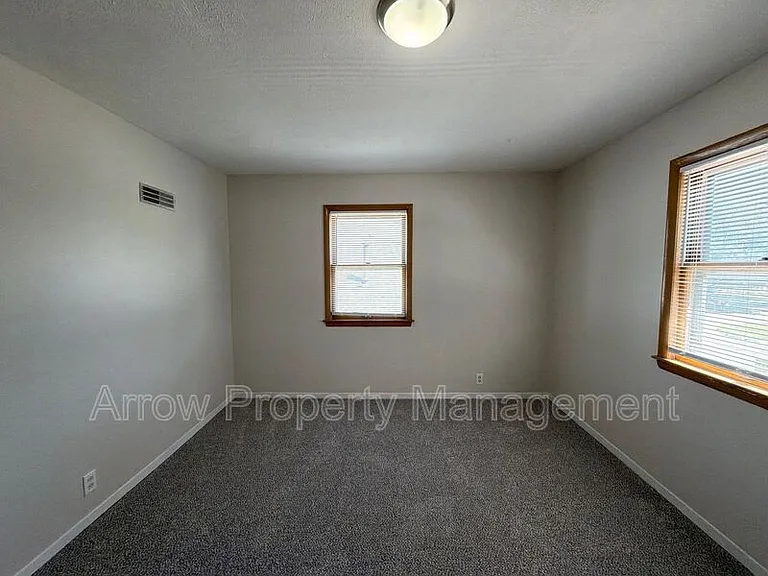 1309 S 10th St — Photo 13