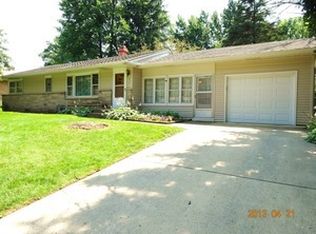 512 Oak Dr, Dundee, IL 60118