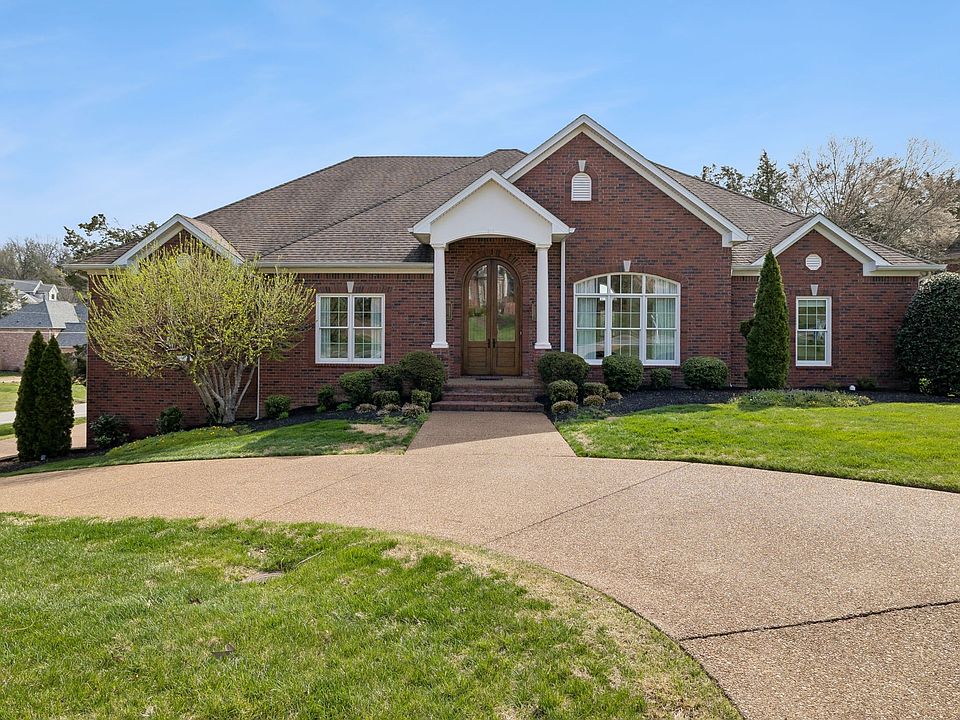 1st image of 301 Fountainbrooke Dr