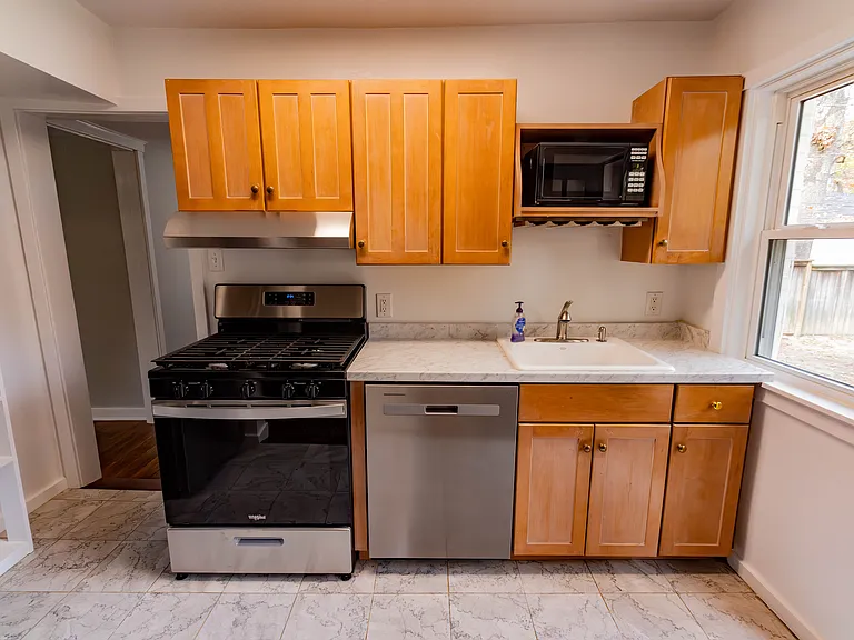 1st floor. Kitchen.