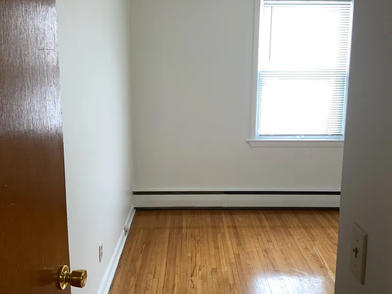 1006 Broadway St — Photo 71