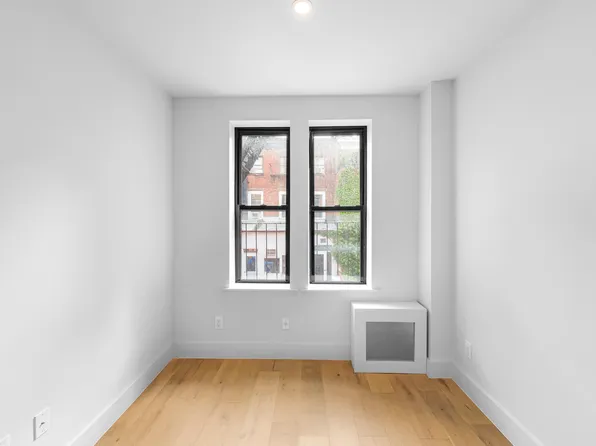 236 West 15th Street image 7 of 8