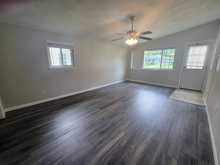 312 Appian Ave — Photo 8