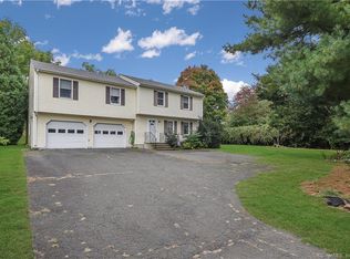 9 Bell Ct, Portland, CT 06480