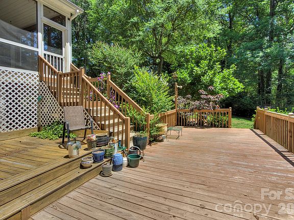 3rd image of 204 Jim Parker Rd