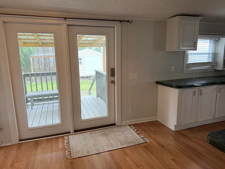 1608 Old River Rd — Photo 4