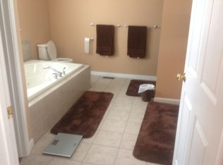 8 Sheffield St, Hudson, NH 03051