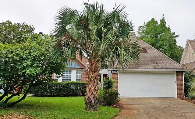 1st image of 802 Fairway Lakes Dr