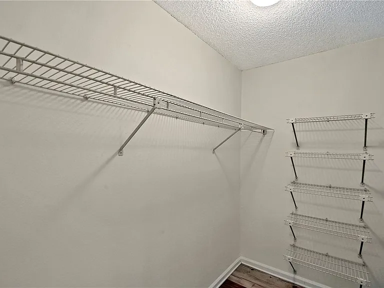 907 E Island Square Dr — Photo 15