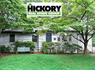 352 9th St NW, Hickory, NC 28601