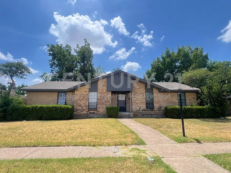 3910 Bucknell Dr — Photo 1