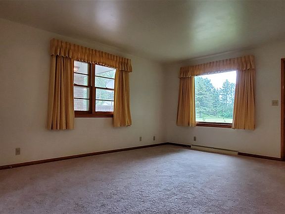 3rd image of 103 Highview Dr