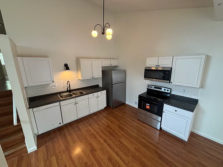 11204 College Ave — Photo 15