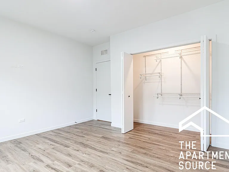 1426 W Jonquil Ter — Photo 18