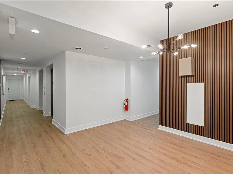 2218 W Madison St #307 — Photo 14
